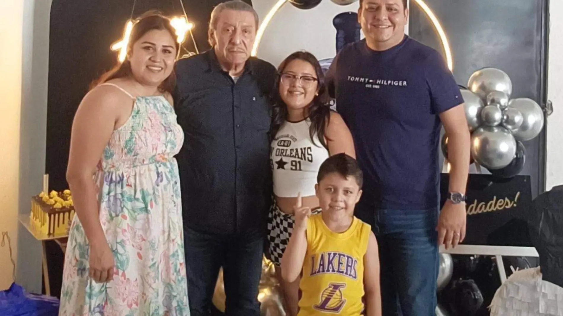 Félix Ruiz Rivera y familia